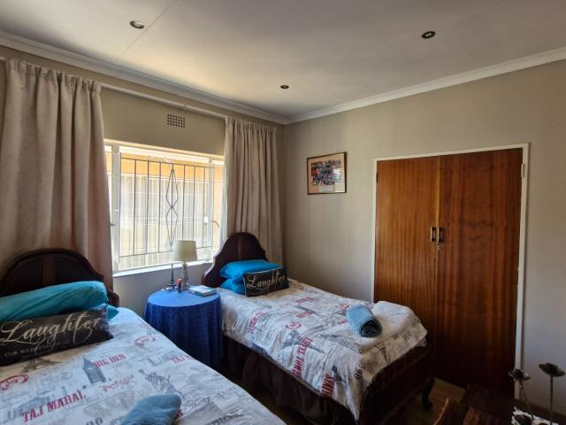 4 Bedroom House For Sale in Kibler Park