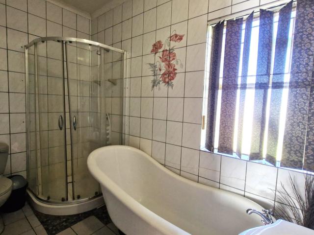 4 Bedroom House For Sale in Kibler Park
