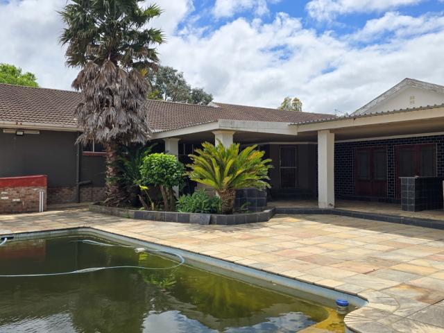 4 Bedroom House For Sale in King Williams Town Central