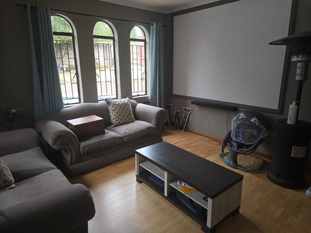 4 Bedroom House For Sale in Kinross