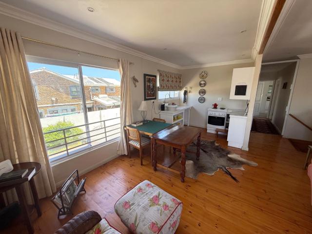 4 Bedroom House For Sale in Kleinmond Central