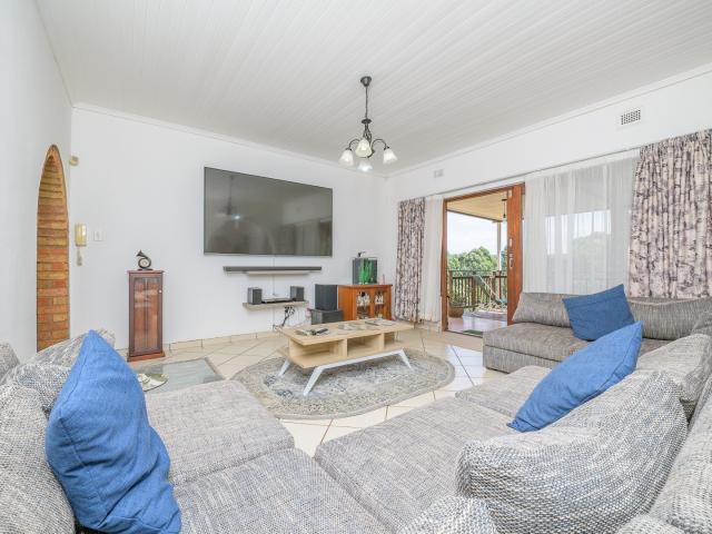 4 Bedroom House For Sale in Kloof