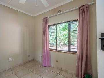 4 Bedroom House For Sale in Kloof