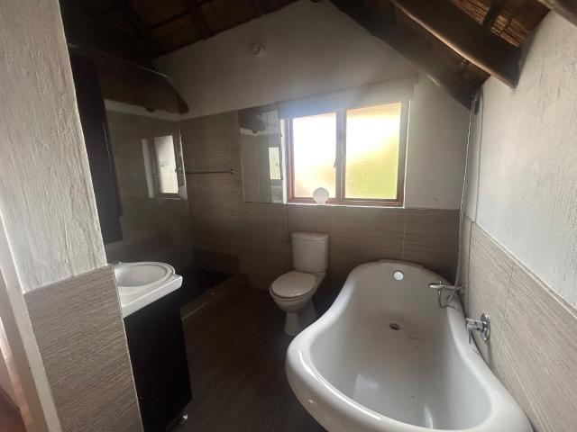 4 Bedroom House For Sale in Kloofendal