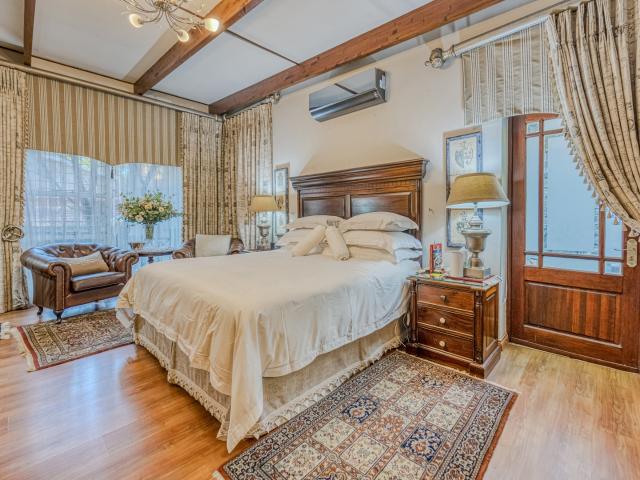 4 Bedroom House For Sale in Kloofendal