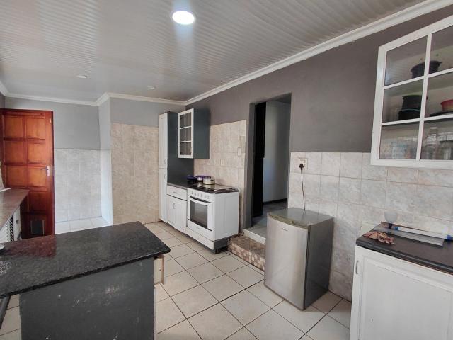 4 Bedroom House For Sale in Krugersdorp West
