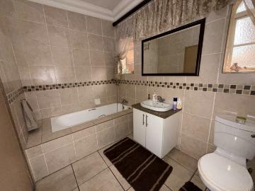4 Bedroom House For Sale in Hoeveld Park