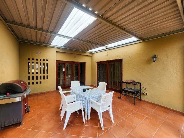 4 Bedroom House For Sale in Honeyhills