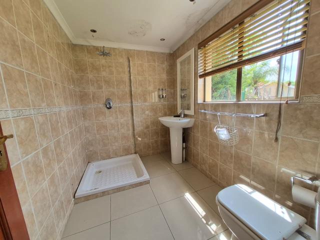 4 Bedroom House For Sale in Horison