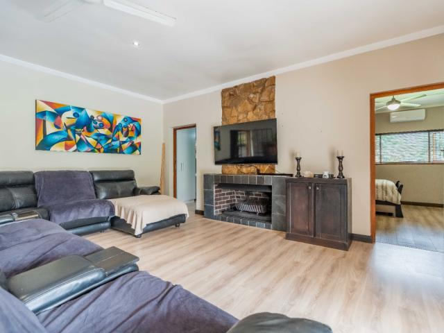 4 Bedroom House For Sale in Hatton Estate