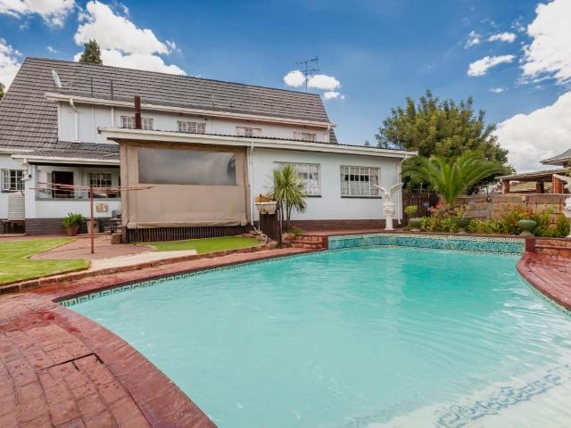 4 Bedroom House For Sale in Hazeldene