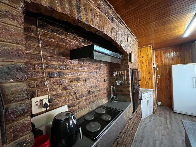 4 Bedroom House For Sale in Heuwelsig