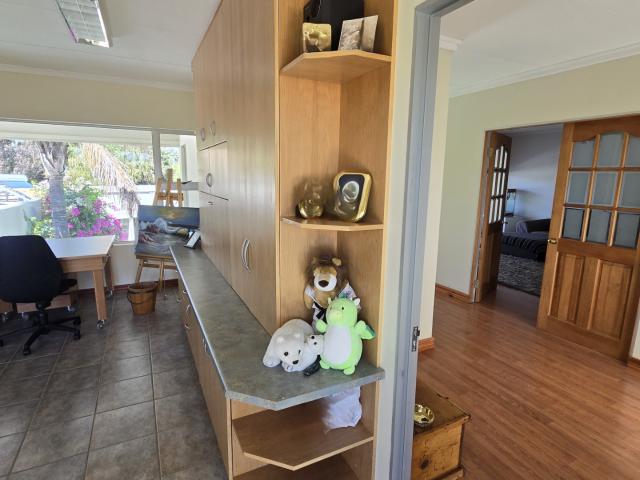 4 Bedroom House For Sale in Heuwelsig