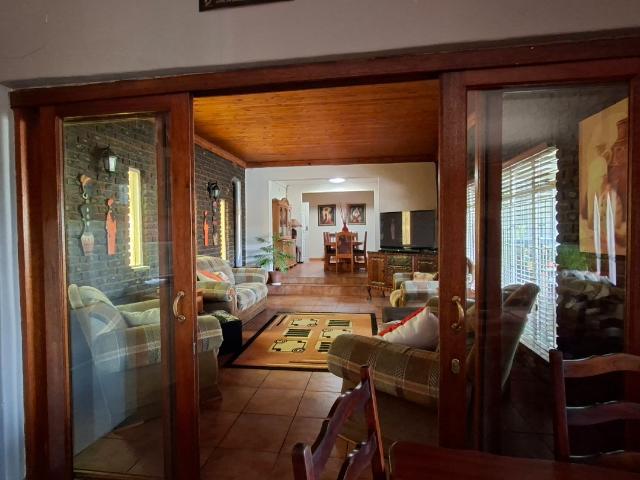 4 Bedroom House For Sale in Heidelberg Central