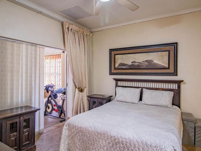 4 Bedroom House For Sale in Helikon Park