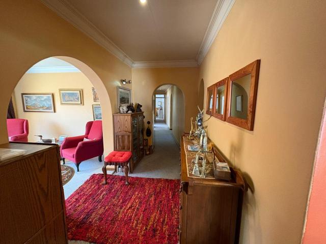 4 Bedroom House For Sale in Helikon Park
