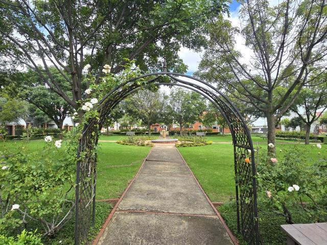 4 Bedroom House For Sale in Heritage Hill