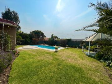 4 Bedroom House For Sale in Highlands North