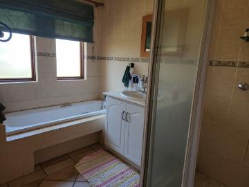 House for sale in Zwartkop - Powder room