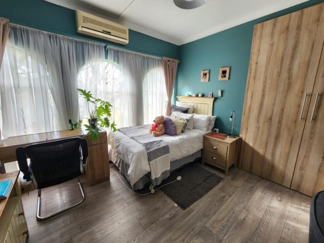 4 Bedroom House For Sale in Hillcrest