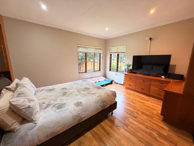 4 Bedroom House For Sale in Hughes