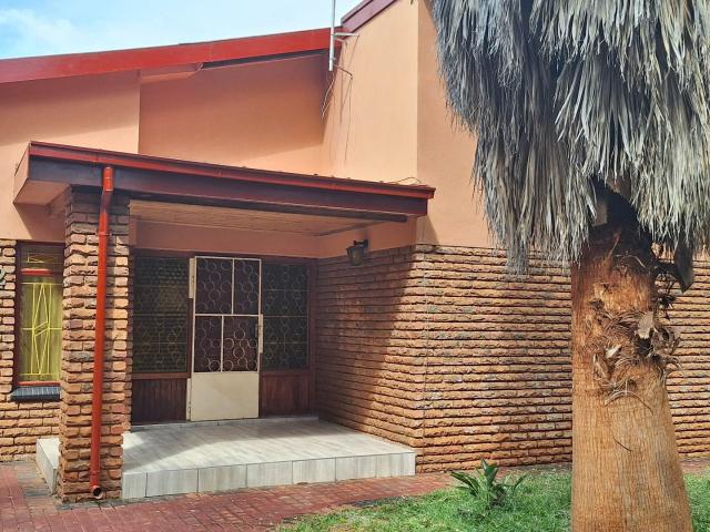 4 Bedroom House For Sale in Impala Park