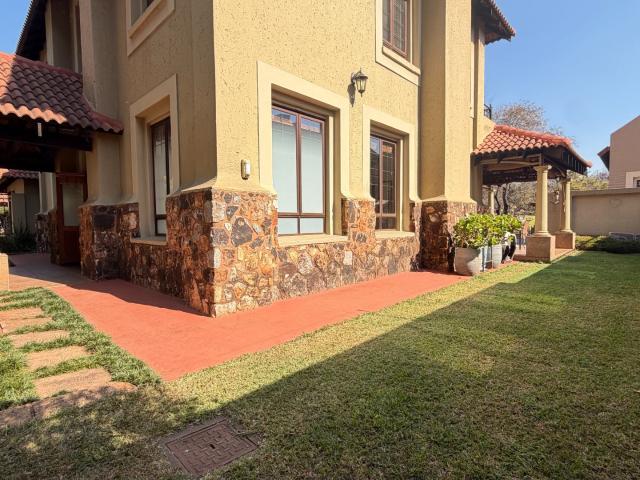 4 Bedroom House For Sale in Irene Country Club