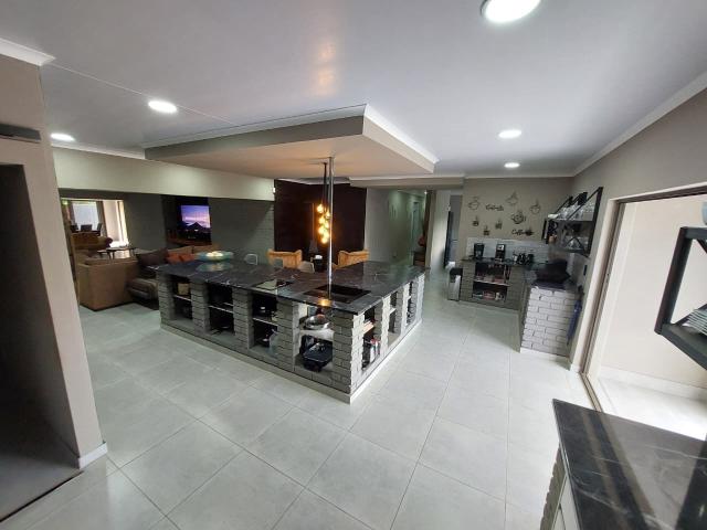 4 Bedroom House For Sale in Irene Park