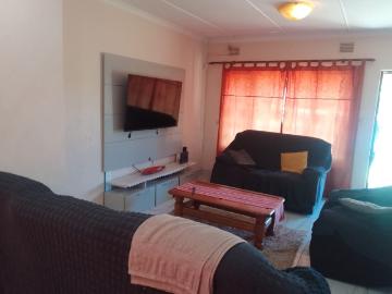 4 Bedroom House For Sale in Isipingo Hills