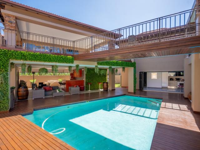 4 Bedroom House For Sale in Izinga Estate
