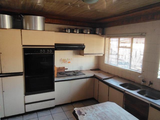 4 Bedroom House For Sale in Jouberton