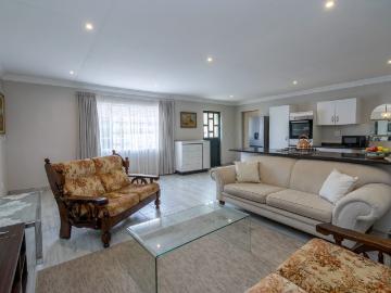 4 Bedroom House For Sale in Johannesburg North