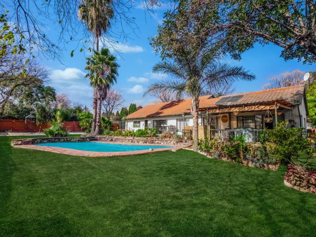 4 Bedroom House For Sale in Johannesburg North