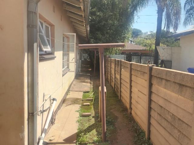 4 Bedroom House For Sale in Jan Niemand Park