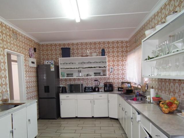 4 Bedroom House For Sale in Ontdekkerspark