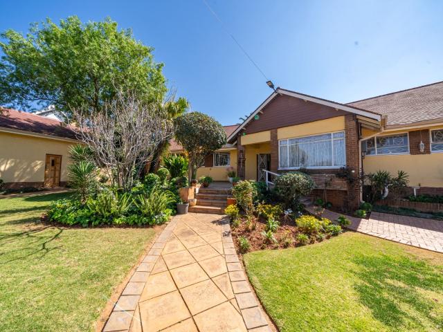 4 Bedroom House For Sale in Observatory