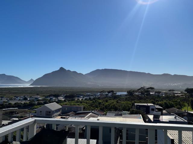 4 Bedroom House For Sale in Ocean View