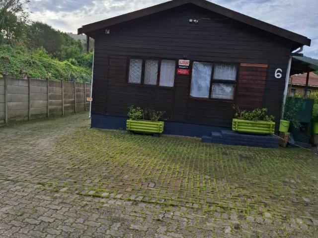 4 Bedroom House For Sale in Old Place