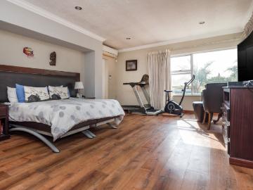 4 Bedroom House For Sale in Oriel