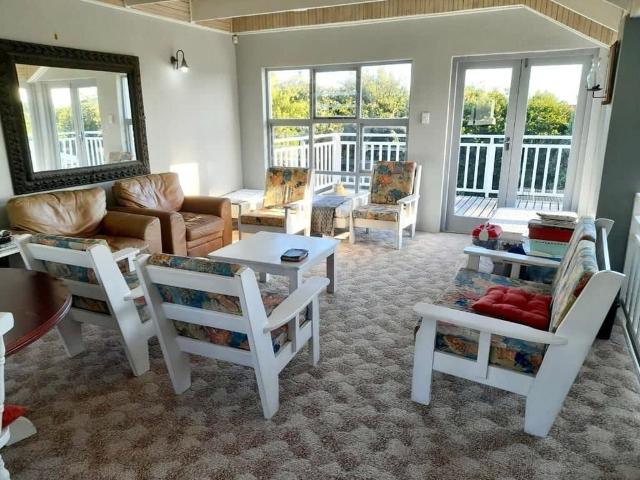 4 Bedroom House For Sale in Outeniqua Strand