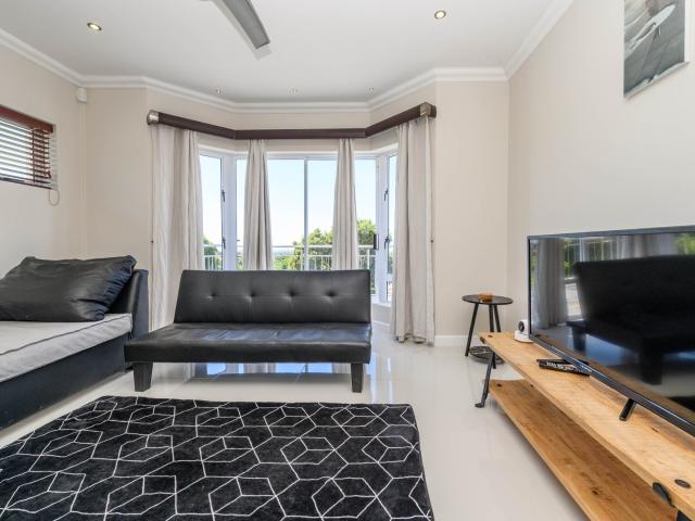 4 Bedroom House For Sale in Lovemore Heights