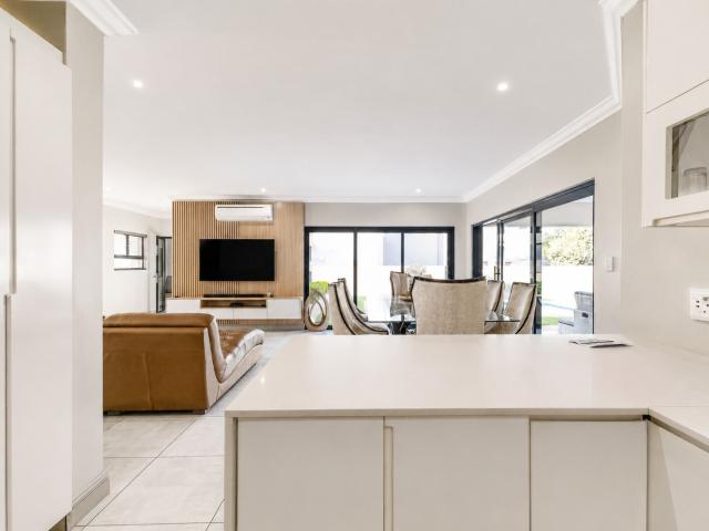 4 Bedroom House For Sale in Lombardy Estate