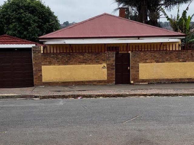 4 Bedroom House For Sale in Lorentzville