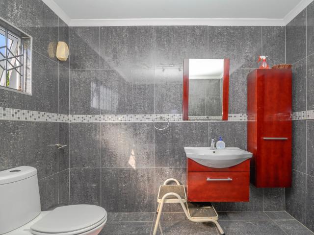 4 Bedroom House For Sale in La Mercy