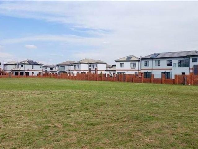 4 Bedroom House For Sale in Lakefield