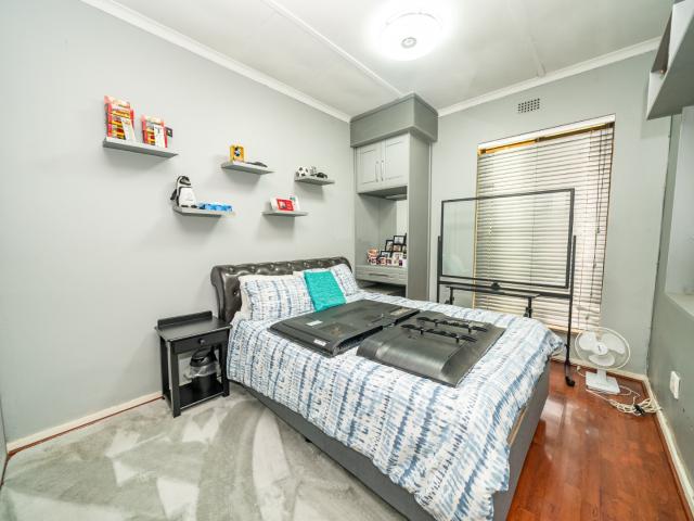 4 Bedroom House For Sale in Lakefield