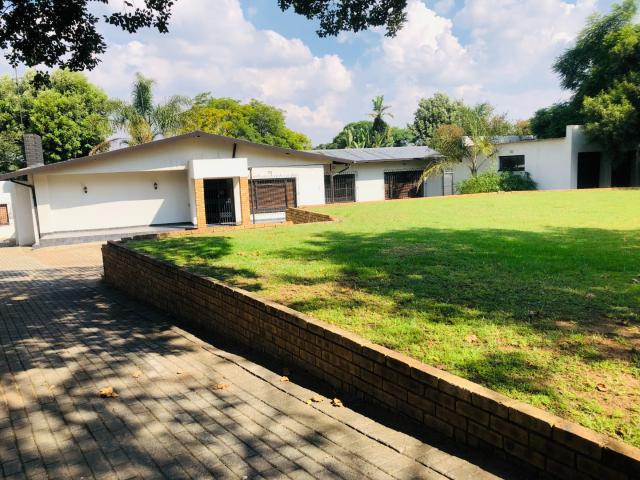 4 Bedroom House For Sale in Lambton