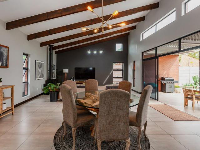 4 Bedroom House For Sale in Lambton