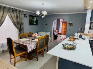 4 Bedroom House For Sale in Lenasia South