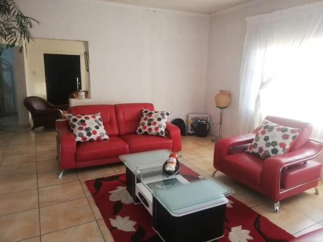 4 Bedroom House For Sale in Leondale